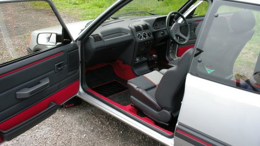 ¿Te gastarías 36.000 euros en un Peugeot 205 GTI en perfecto estado? Alguien lo ha hecho