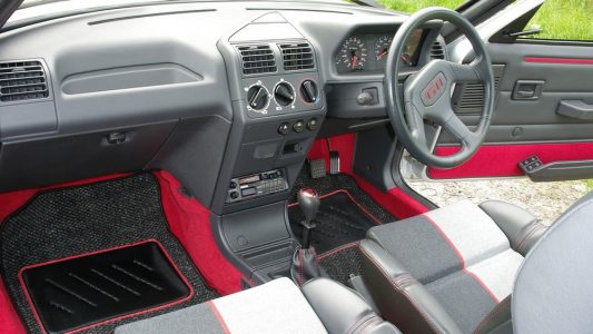 ¿Te gastarías 36.000 euros en un Peugeot 205 GTI en perfecto estado? Alguien lo ha hecho