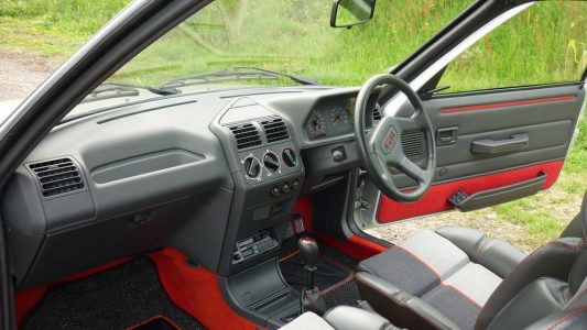 ¿Te gastarías 36.000 euros en un Peugeot 205 GTI en perfecto estado? Alguien lo ha hecho