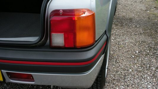 ¿Te gastarías 36.000 euros en un Peugeot 205 GTI en perfecto estado? Alguien lo ha hecho