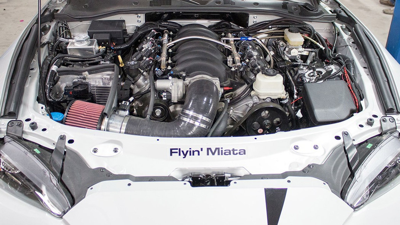 Vídeo: ¿Un Mazda MX-5 ND con motor V8 LS3 de General Motors? Ya lo han hecho posible... 5