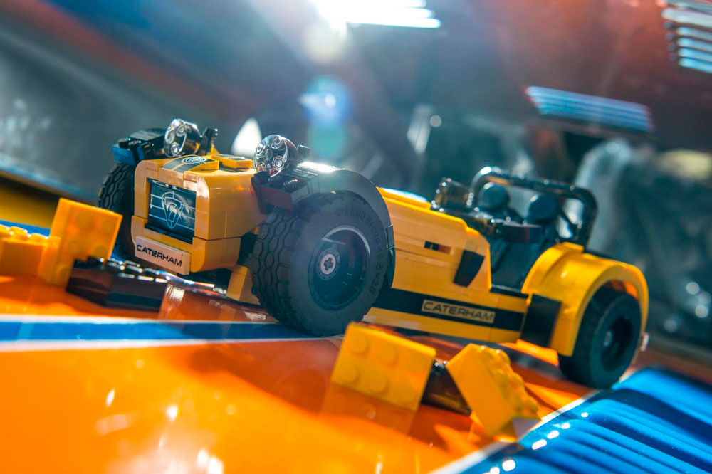 Así luce el Caterham 620R interpretado por LEGO: ¡Un juguete muy radical!