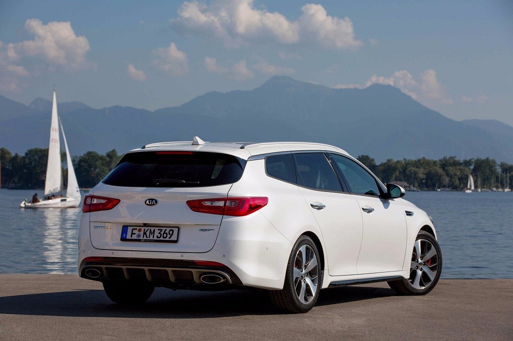 ¿Cómo es el KIA Optima GT con 245 CV de potencia? Te lo mostramos 2