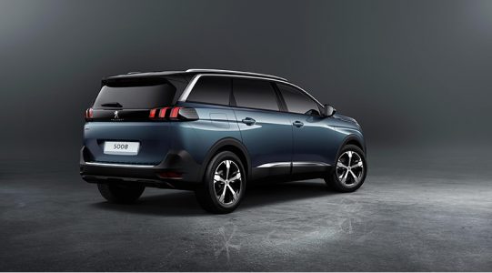 El nuevo Peugeot 5008 se transforma en un SUV siguiendo la estela de sus rivales