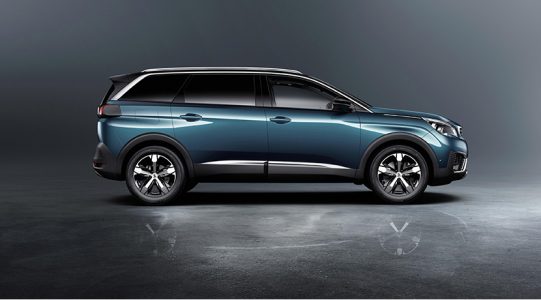 El nuevo Peugeot 5008 se transforma en un SUV siguiendo la estela de sus rivales