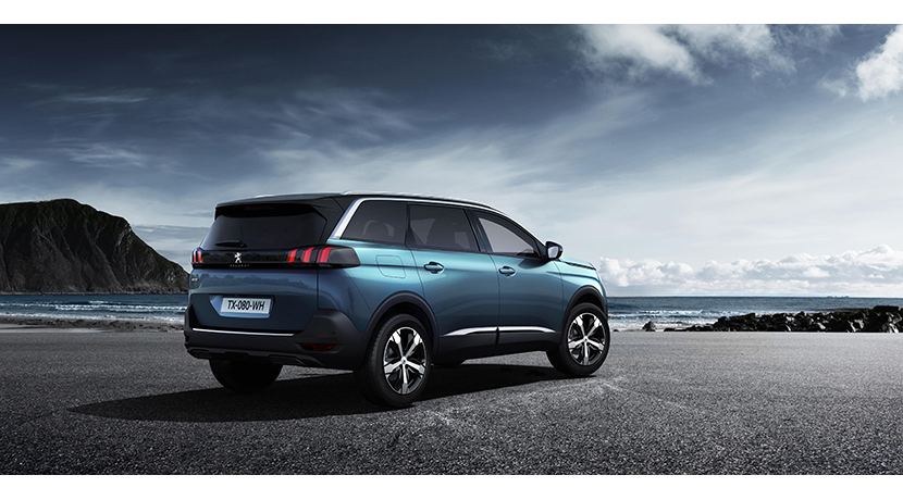 El nuevo Peugeot 5008 se transforma en un SUV siguiendo la estela de sus rivales