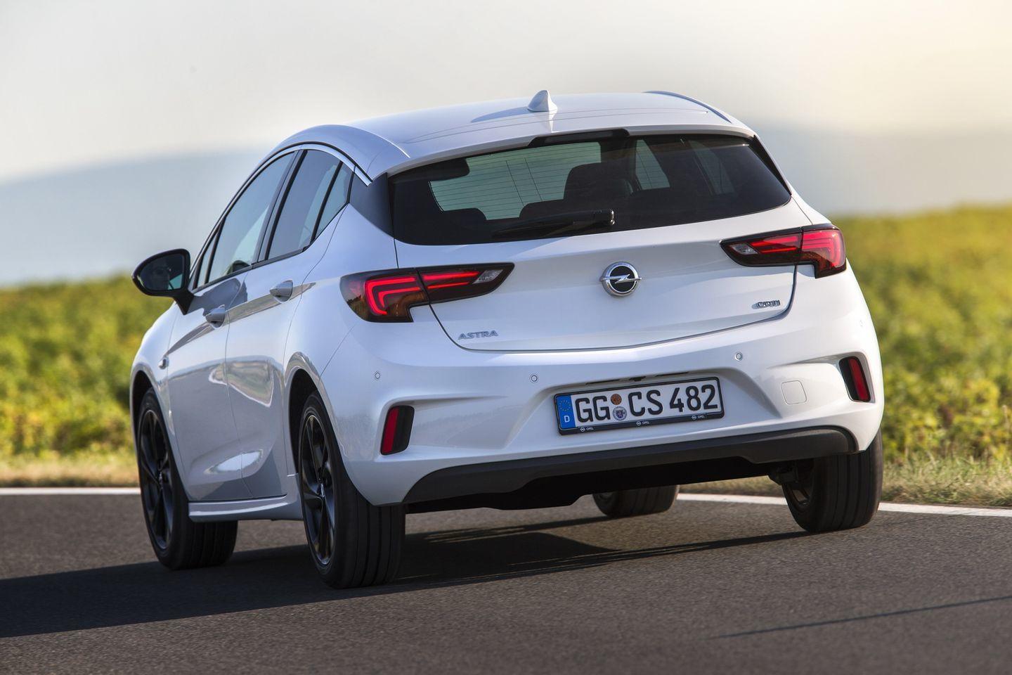 Opel Astra OPC Line Sport Pack: OPC parece, pero no es...