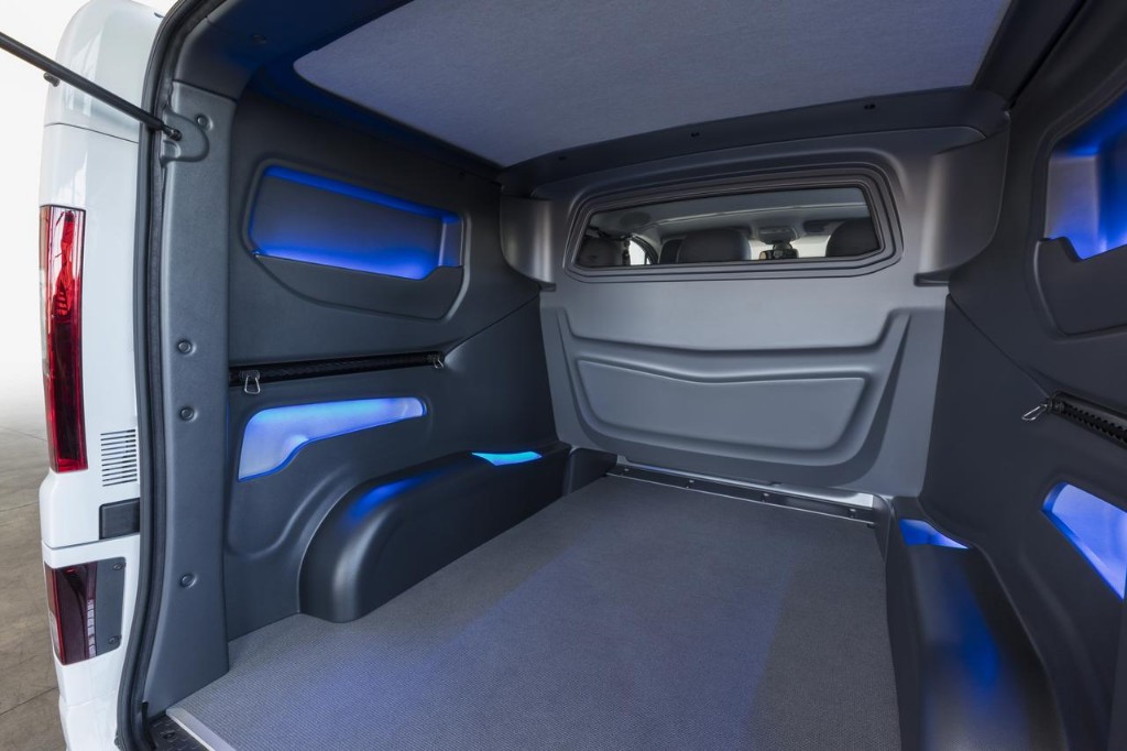 Opel Vivaro Sport: La fuegoneta con aires deportivos 3