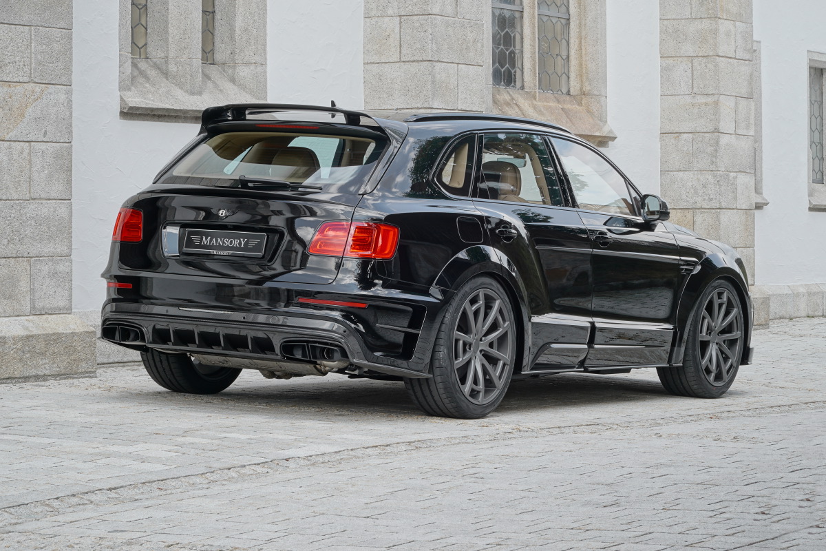 mansory_bentayga_black_rear
