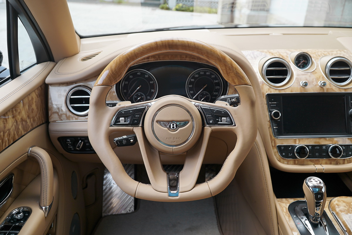 Mansory convierte tu Bentley Bentayga en un SUV de altos vueltos indiscreto con 700 CV