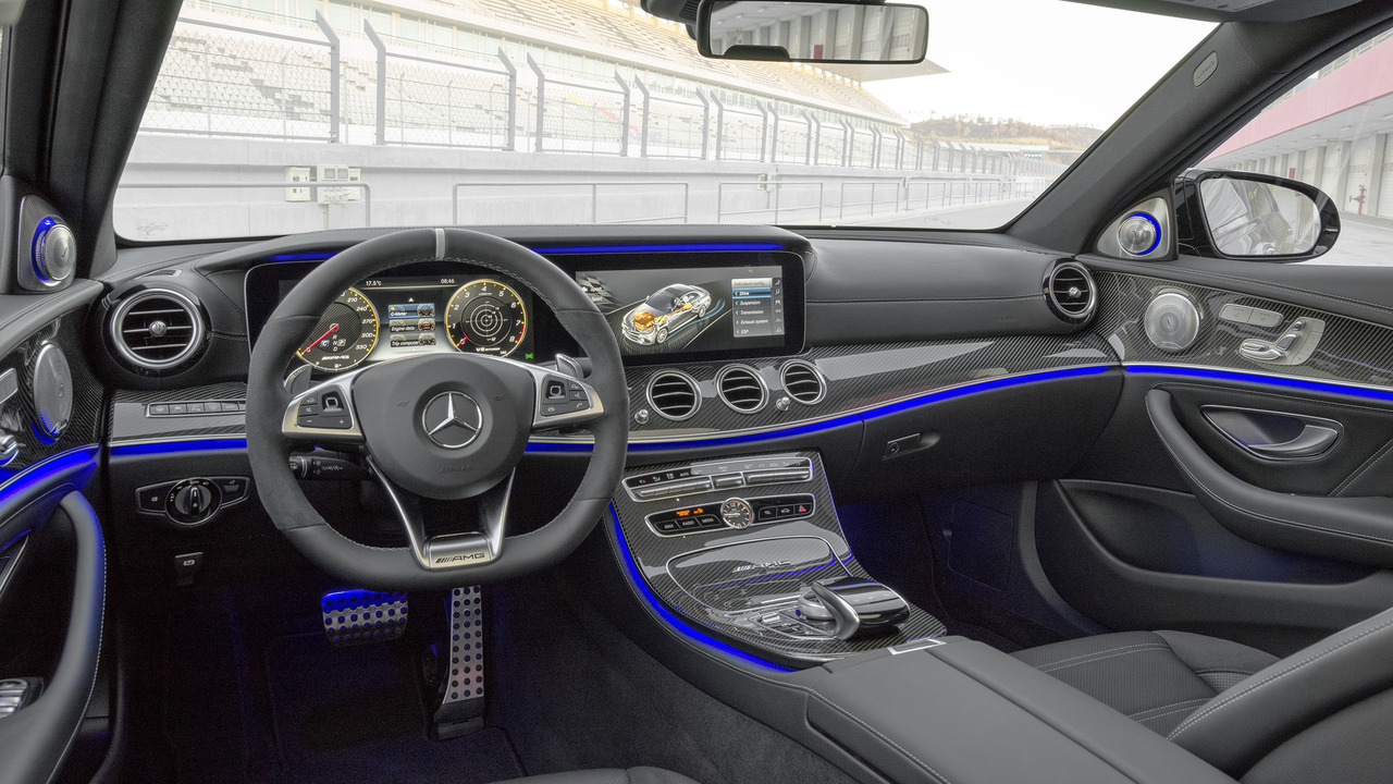 2017-mercedes-amg-e63-sedan-4