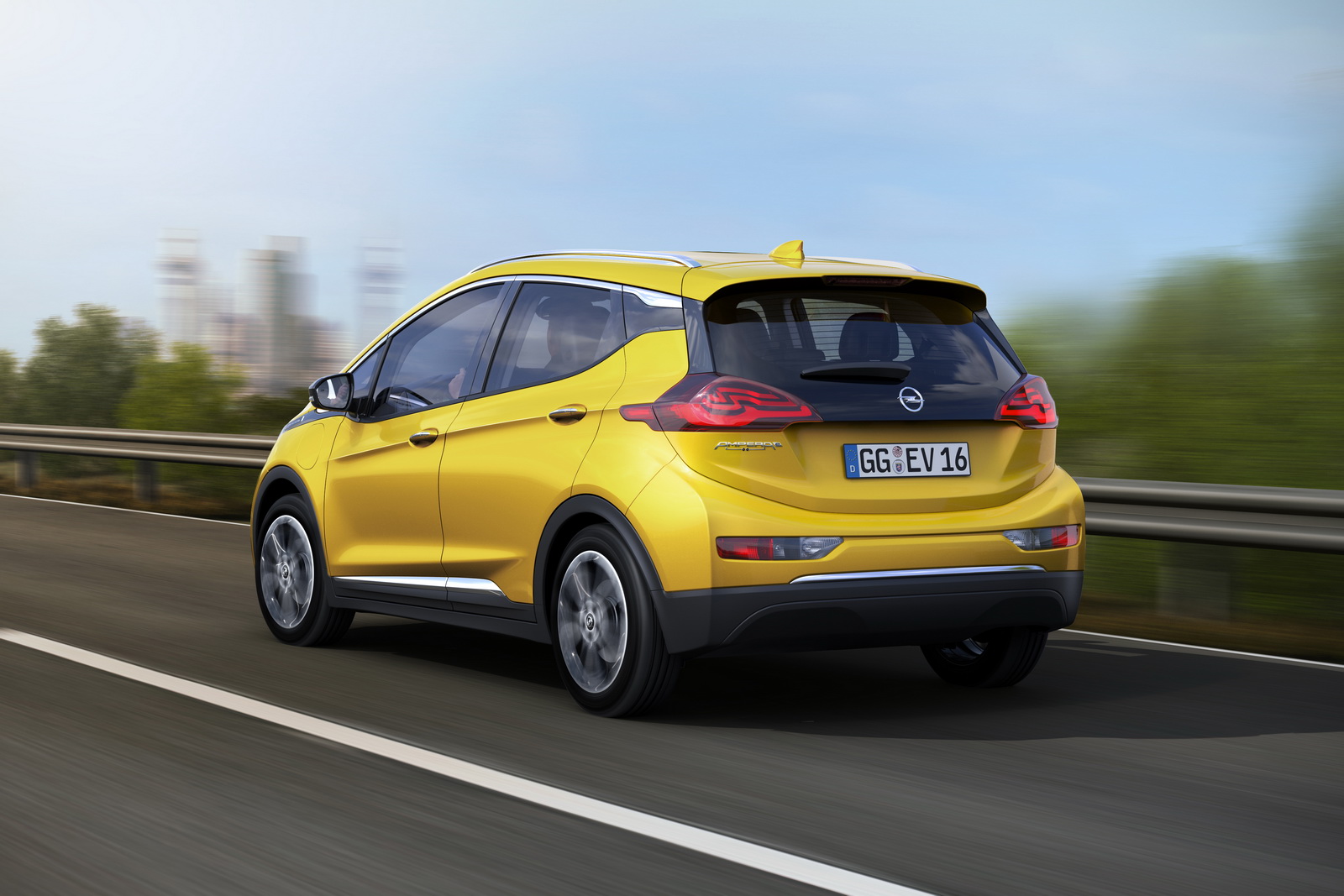Opel Ampera-e: Con más de 500 kilómetros de autonomía, a Tesla se le complica el escenario 2