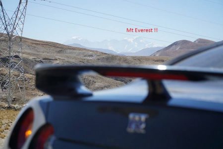 ¿Te atreverías a ir al campo base del Everest con tu Nissan GT-R?