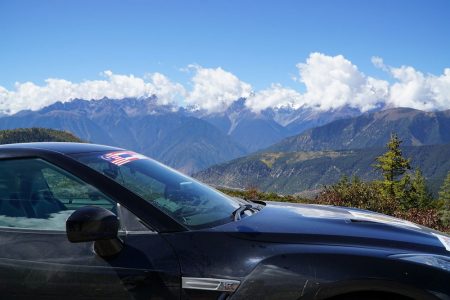 ¿Te atreverías a ir al campo base del Everest con tu Nissan GT-R?