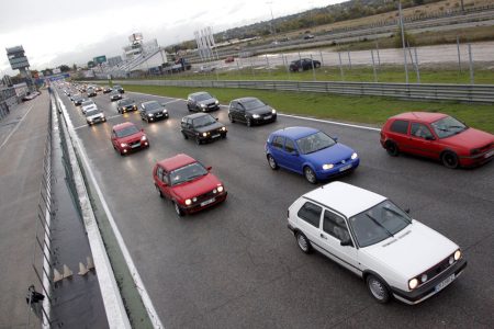 Así ha sido el 40º anivesario del Golf GTI en el Jarama: 1.500 unidades y 6.500 aficionados