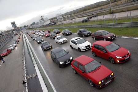 Así ha sido el 40º anivesario del Golf GTI en el Jarama: 1.500 unidades y 6.500 aficionados