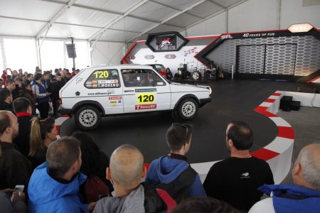 Así ha sido el 40º anivesario del Golf GTI en el Jarama: 1.500 unidades y 6.500 aficionados