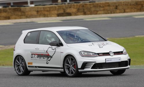 Así ha sido el 40º anivesario del Golf GTI en el Jarama: 1.500 unidades y 6.500 aficionados