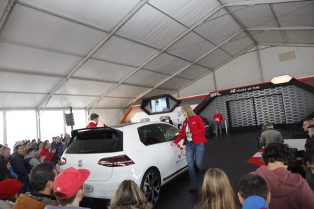 Así ha sido el 40º anivesario del Golf GTI en el Jarama: 1.500 unidades y 6.500 aficionados