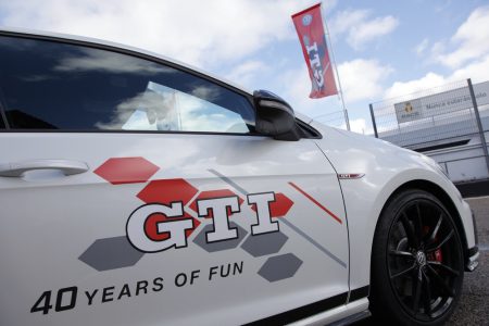 Así ha sido el 40º anivesario del Golf GTI en el Jarama: 1.500 unidades y 6.500 aficionados