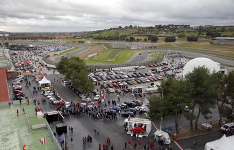 Así ha sido el 40º anivesario del Golf GTI en el Jarama: 1.500 unidades y 6.500 aficionados