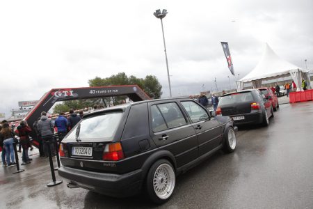 Así ha sido el 40º anivesario del Golf GTI en el Jarama: 1.500 unidades y 6.500 aficionados