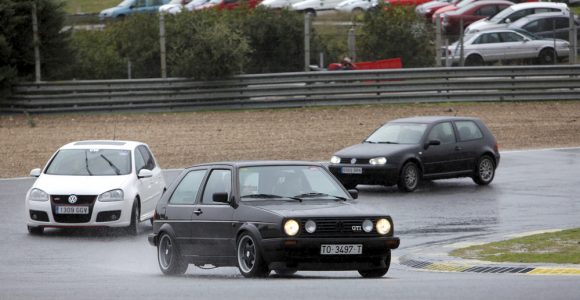 Así ha sido el 40º anivesario del Golf GTI en el Jarama: 1.500 unidades y 6.500 aficionados