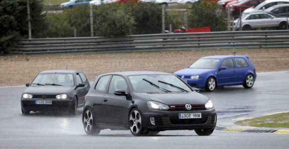 Así ha sido el 40º anivesario del Golf GTI en el Jarama: 1.500 unidades y 6.500 aficionados