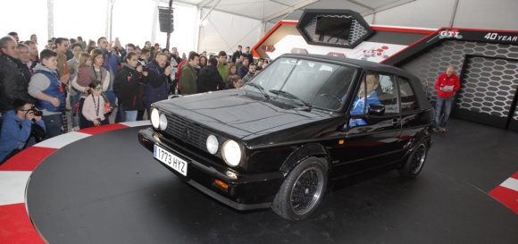 Así ha sido el 40º anivesario del Golf GTI en el Jarama: 1.500 unidades y 6.500 aficionados