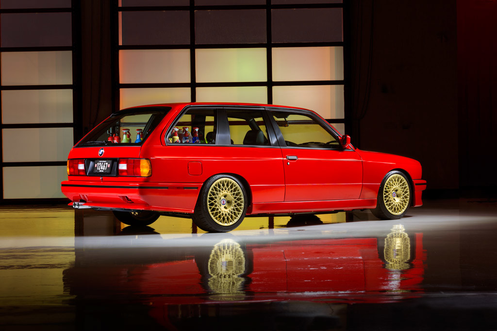 Este BMW M3 E30 V8 Shooting Brake es el coche de empresa perfecto y está en el SEMA Show