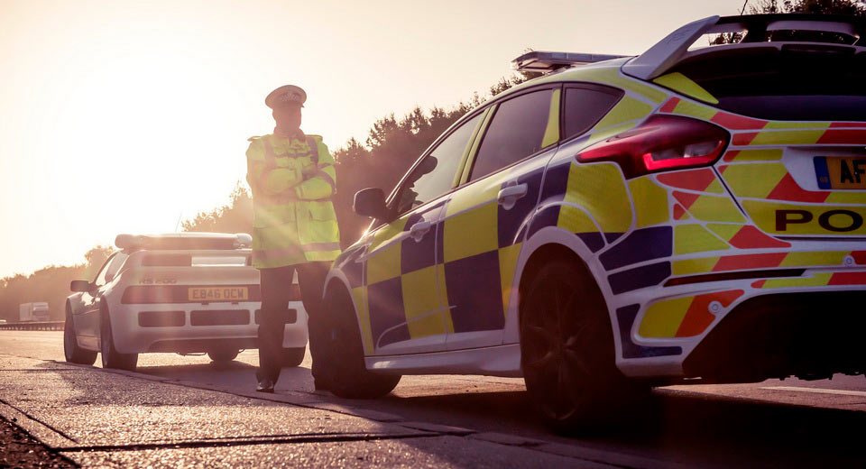 Policía de Reino Unido: Hace 30 años con un Ford RS200, hoy con un Focus RS