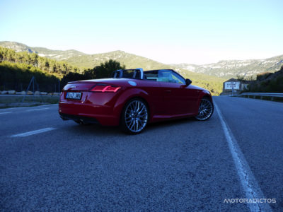 Prueba Audi TT Roadster 2.0 TFSI quattro S Tronic 230 CV: Será difícil que no te arranque una sonrisa...