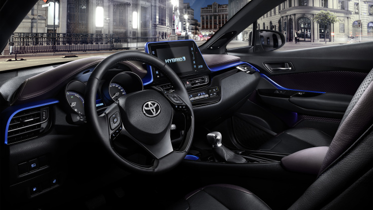 Toyota C-HR: El SUV híbrido inicia su comercialización masiva 1