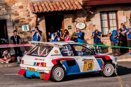 ¿Un Peugeot 205 T16 tuneado? Algo así... y con motor de Mitsubishi Lancer EVO VIII