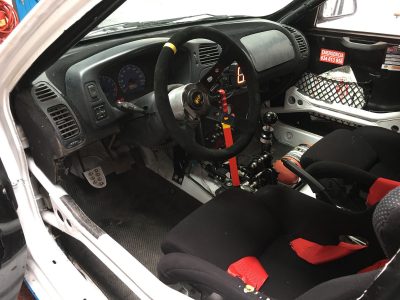 ¿Un Peugeot 205 T16 tuneado? Algo así... y con motor de Mitsubishi Lancer EVO VIII