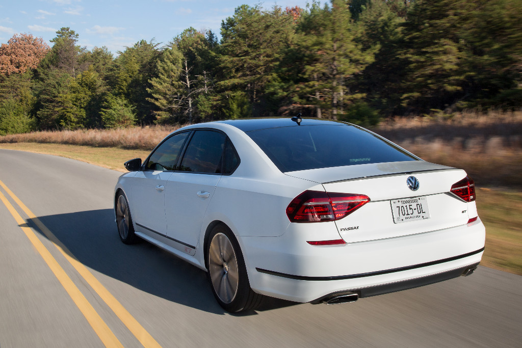 Volkswagen Passat GT Concept: Con el motor VR6 con su 3.6 de seis cilindros y 280 CV