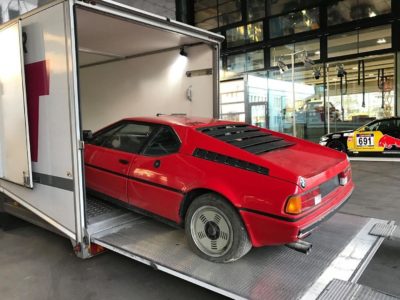 El BMW M1 abandonado durante 34 años en un garaje volverá a latir