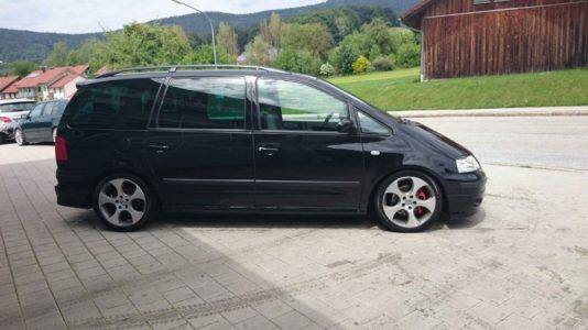 Este Volkswagen Sharan Turbo de 450 CV es el sleeper definitivo: Puede ser tuyo por 11.690 euros...