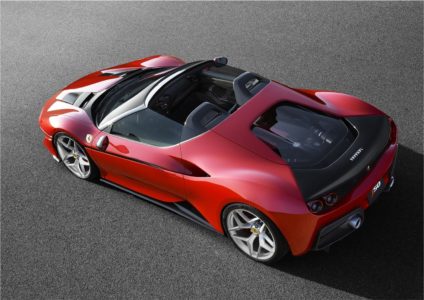 Ferrari J50: 690 CV, el regalo de navidad italiano del que sólo habrá 10 ejemplares