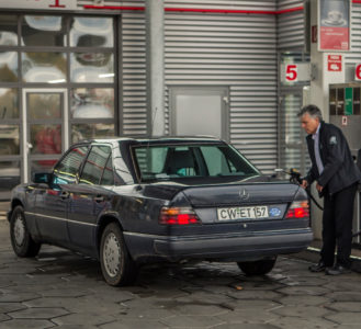 ¿Cuánto cuesta el mantenimiento de un Mercedes Clase E de 1992 tras un millón de kilómetros? A su propietario, 57.000 euros