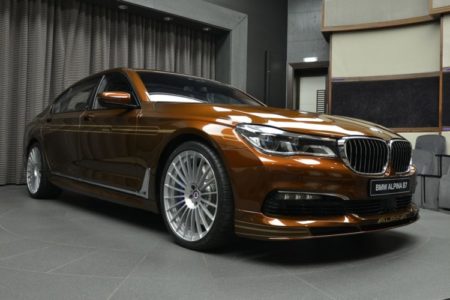 Este Alpina B7 ALLRAD 038 de color marrón es tan llamativo como extravagante