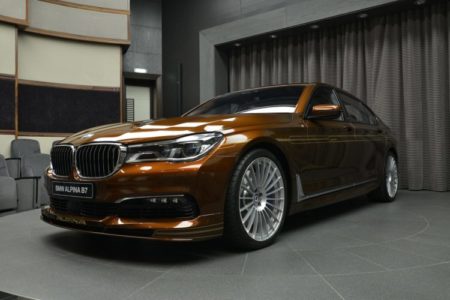 Este Alpina B7 ALLRAD 038 de color marrón es tan llamativo como extravagante