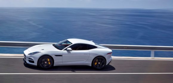 Jaguar F-Type 2017: Pequeños cambios estéticos, compatibilidad con GoPro y una nueva versión F-Type 400 Sport