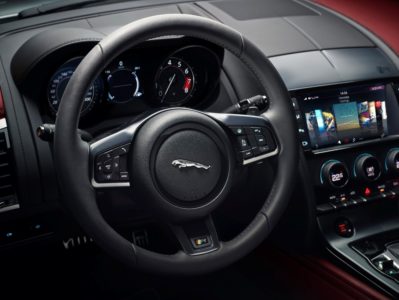 Jaguar F-Type 2017: Pequeños cambios estéticos, compatibilidad con GoPro y una nueva versión F-Type 400 Sport
