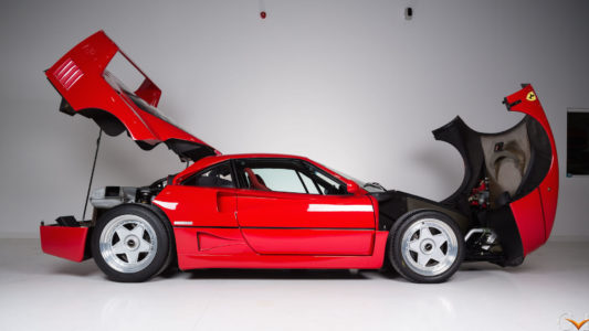 ¿Tienes 1,02 millones de euros? Entonces comprar el Ferrari F40 de Eric Clapton puede ser tu opción