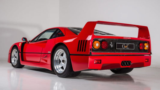 ¿Tienes 1,02 millones de euros? Entonces comprar el Ferrari F40 de Eric Clapton puede ser tu opción