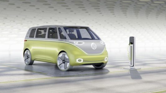 Volkswagen I.D. Buzz Concept: La Kombi más hippie, con 600 kilómetros de autonomía... de origen eléctrico