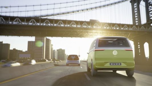 Volkswagen I.D. Buzz Concept: La Kombi más hippie, con 600 kilómetros de autonomía... de origen eléctrico