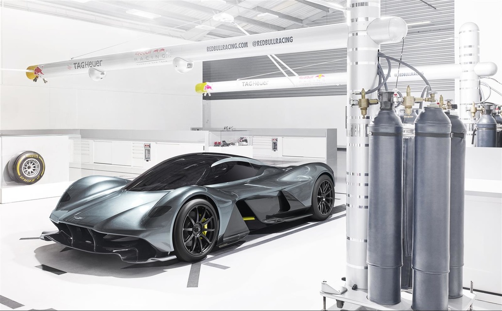 Oficial: Aston Martin Valkyrie, el AM-RB 001 ya tiene nombre