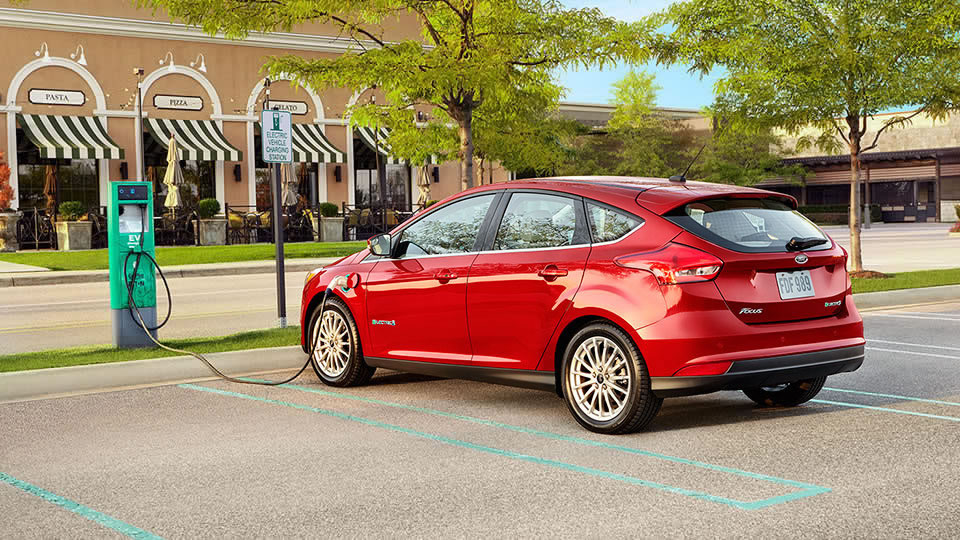 El Ford Focus eléctrico mejora su autonomía: Ahora más cerca de sus rivales con 225 kilómetros